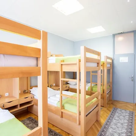 Amd Hostel *