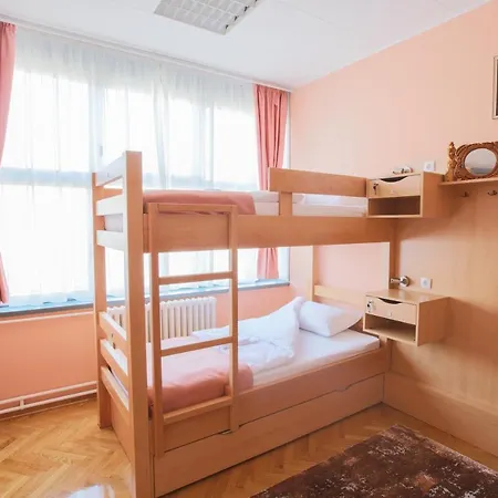 Amd Hostel
